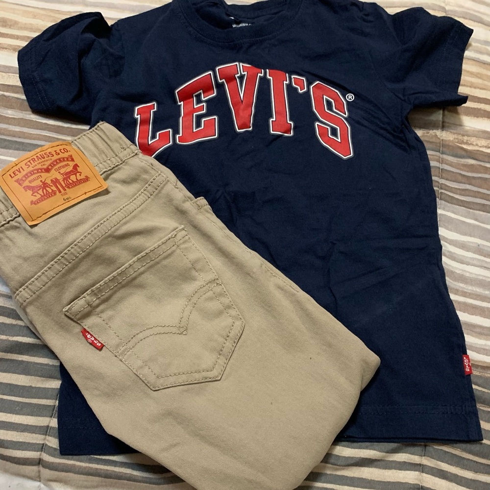 Levi’s outfit size {6}